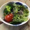 明日の風☆'s cooksnap of when they made パパっと5分で　レタスと塩昆布のサラダ.