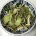 クックRCHX24☆'s cooksnap of when they made チンゲン菜ときのこのめんつゆ炒め.