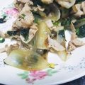 あやみれみちぃ's cooksnap of when they made 味覇で！豚肉、玉ねぎ、ほうれん草の炒め物.
