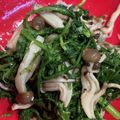 陽炎☆'s cooksnap of when they made 簡単！春菊ときのこの中華和え.