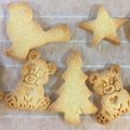 swisskiss's cooksnap of when they made ♡バレンタインに！基本の型抜きクッキー♡.