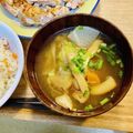 yu🐓's cooksnap of when they made ★☆油揚げ de 豚汁風みそ汁★☆.