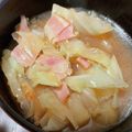 K×3's cooksnap of when they made どっさり♪きゃべつとベーコンのお味噌汁.