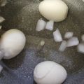★★メロンパン★★'s cooksnap of when they made ☆つるんと剥ける ゆで卵のコツ☆.