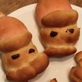 冷蔵庫レスキュー隊's cooksnap of when they made クリスマス☆サンタクロースのパン.