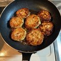 ばーこ４３'s cooksnap of when they made 簡単♪鶏ひき肉でふんわり豆腐バーグ.