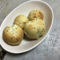 冷蔵庫レスキュー隊's cooksnap of when they made 30分で完成！？不思議パンの豆乳ゴマパン.
