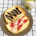 ゆづキッチン's cooksnap of when they made いちごと練乳の幸せトースト.