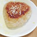えりこ82☆'s cooksnap of when they made バター醤油と鰹節の焼おにぎり.