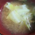 NAGANO久留米's cooksnap of when they made キャベツと油揚げのみそ汁.