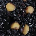 いけこにゃん's cooksnap of when they made シワシワにならないふっくら黒豆煮.