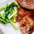 mayurich's cooksnap of when they made 牛もも肉だけど柔らかいステーキ.