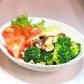 かっちゃん杉's cooksnap of when they made ブロッコリーと胡桃レーズンサラダ★お弁当.