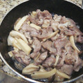 tkb30ring's cooksnap of when they made きのこと豚肉の旨味塩ダレ炒め.