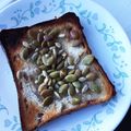 crispylove's cooksnap of when they made 〖南瓜の種と蜂蜜のトースト〗.