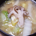 ﾋﾟﾛﾐ♡'s cooksnap of when they made 簡単　朝食　白菜　舞茸　油揚げの　味噌汁.