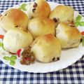 みかかめ's cooksnap of when they made HBで作る、くるみとレーズンの丸パン.