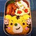 景と浩's cooksnap of when they made トラくんおにぎり＊キャラ弁.