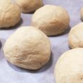 かめクック♪'s cooksnap of when they made 時短！外カリ中モチ手作りパンを簡単発酵で.