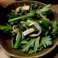 ばたみそーぱん☆'s cooksnap of when they made 春菊とカニかまのうま塩サラダ【作り置き】.