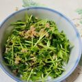 ♥︎yaya♥︎'s cooksnap of when they made 超簡単!!!!豆苗と塩昆布のサラダ.