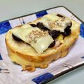 キンプリ's cooksnap of when they made 黒豆×ラムレーズンのチーズトースト.