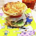 在宅勤務のおじさん's cooksnap of when they made 食パンで作るバンズのハンバーガー☆☆☆.