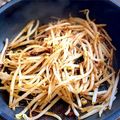 かっちゃん杉's cooksnap of when they made もやしと豚ミンチのピリ辛炒め.