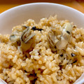momokochi's cooksnap of when they made 牡蠣と若布の玄米炊き込みご飯.