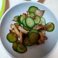 Akkers's cooksnap of when they made 舞茸ときゅうりであと一品★５分で簡単.