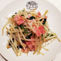 （・×・）♪'s cooksnap of when they made 簡単！ほうれん草とベーコンのモヤシ炒め♪.