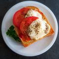 ひさかた's cooksnap of when they made カプレーゼトースト.