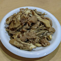 ラリー＆サラ's cooksnap of when they made 豚肉と舞茸のピリッと甘辛炒め.