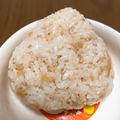 Ｍatu☆Music's cooksnap of when they made 節約飯♪ 天丼みたいな天かすおにぎり♪.