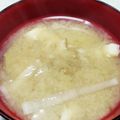 こむぎぱくぱく's cooksnap of when they made 簡単！舞茸と大根のお味噌汁.