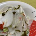 bleumer's cooksnap of when they made 塩もみで漬け物♪かぶとだし昆布の浅漬け.