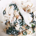 ヤスコ♪'s cooksnap of when they made 簡単副菜☆大根ワカメの梅マヨわさび和え.