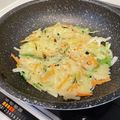 michan▼'s cooksnap of when they made 玉ねぎのチーズチヂミ.