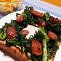 ruris7's cooksnap of when they made 菜花と半熟卵のバター醤油トースト.
