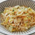 yokoyoko76's cooksnap of when they made 鮭と白菜の和風カルボナーラ風うどん♪.