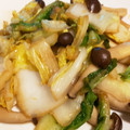 Kattie's cooksnap of when they made 簡単☆白菜としめじの生姜醤油炒め.