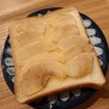 ひろ325's cooksnap of when they made サクサクりんごトースト.