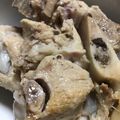 お願いひつじ's cooksnap of when they made 豚骨で骨汁・トンコツ出汁・ツナ風豚肉.