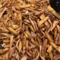 ☆ぉりん☆'s cooksnap of when they made さつま芋と舞茸の甘辛ごま炒め♪.