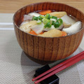 Yukiまむ's cooksnap of when they made 朝食！ 大根 人参と 油揚げの お味噌汁.