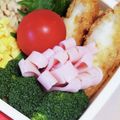 のぶとまと's cooksnap of when they made お弁当のおかず！ハムでお花♪.