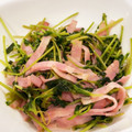 myasaki's cooksnap of when they made 豆苗とベーコンの塩にんにく炒め.