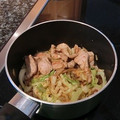 White_Bear's cooksnap of when they made 簡単ズボラ☆焼肉のタレ豚と玉葱の生姜焼き.