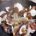 M33kitchen's cooksnap of when they made 安うまっ！今が旬ホタテ稚貝のバタ酒蒸し☆.