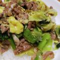 往きつ戻りつ's cooksnap of when they made 給食☆豚肉と小松菜の卵丼.